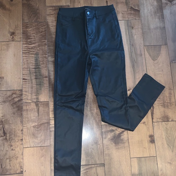NWOT FASHION NOVA skinny jeans - Picture 5 of 10